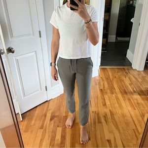 Lululemon on the fly jogger - sage green